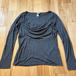 Lunn by Lilith Lagenlook Style Gray Draped Accent Long Sleeve Top
